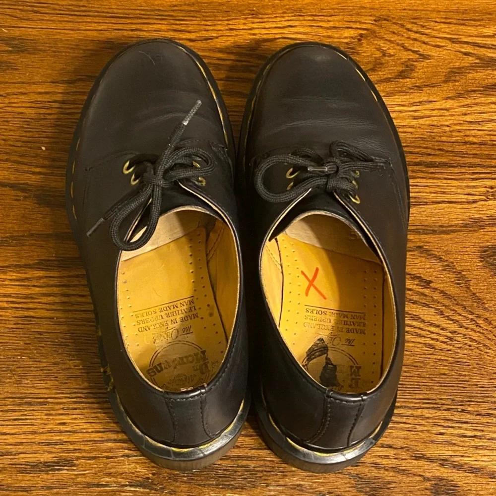 Dr. Martens Made in England 1461 Vintage 3 Eye Black Leather Oxfords UK 6 US 8 W